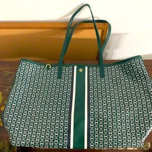 Tori Burch Gemini Link Tote barely used my daughter did not take to it